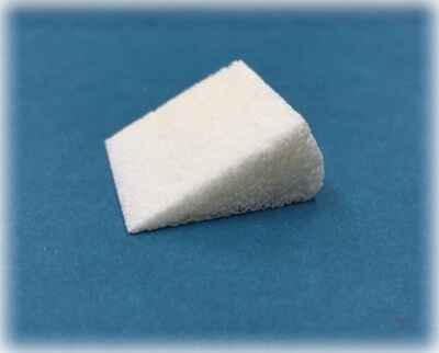 Остеоматрикс клин 30х30х15 мм объём 7,5 см³